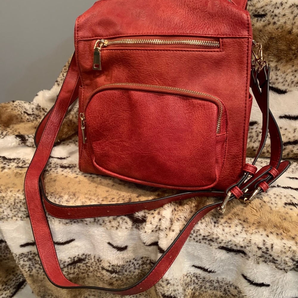BEDFORD CONVERTIBLE VEGAN BACKPACK
